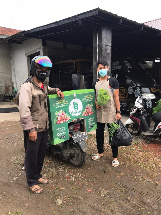 Belanja lewat aplikasi Kupesan. Foto: dok
