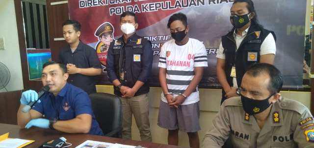 Fuad diamankan polisi.