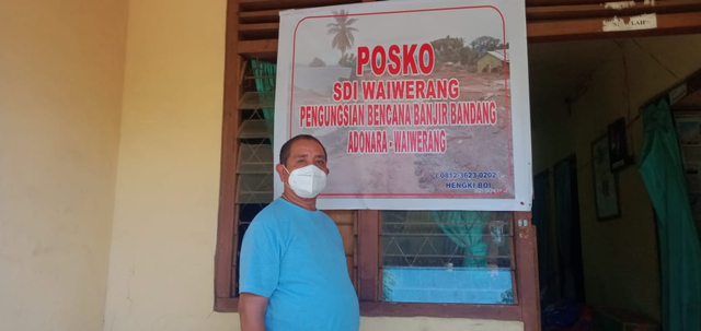 Foto: Hendrikus Hengki Boi, warga Desa Waiburak, Kecamatan Adonara Timur yang sembuh dari sakit setelah berusaha menyelamatkan diri dari banjir bandang.