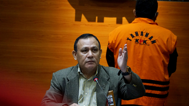 Ketua KPK Firli Bahuri pada konferensi pers penahanan Wali Kota Tanjung Balai H.M Syahrial oleh KPK, Sabtu (24/4). Foto: Humas KPK