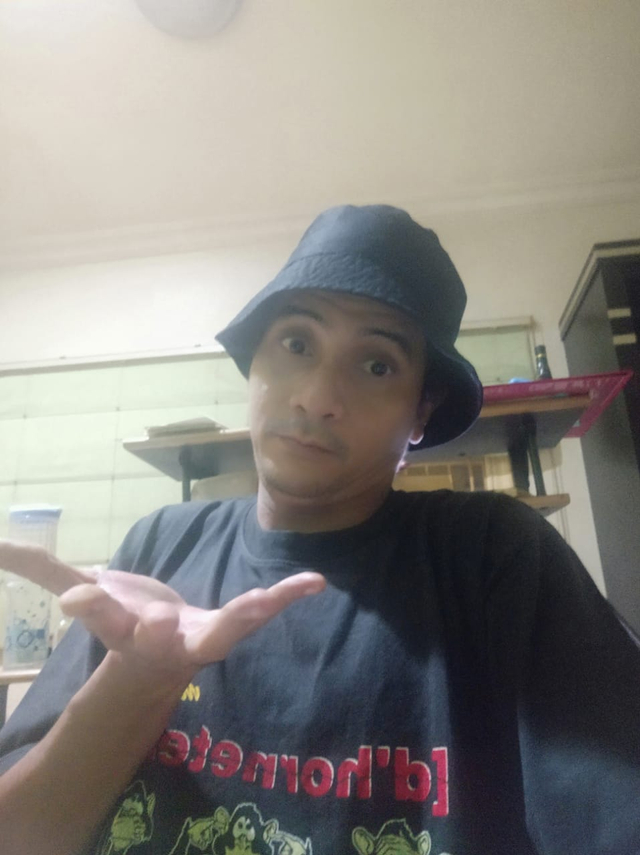 Akun Instagram @talktoyosh 