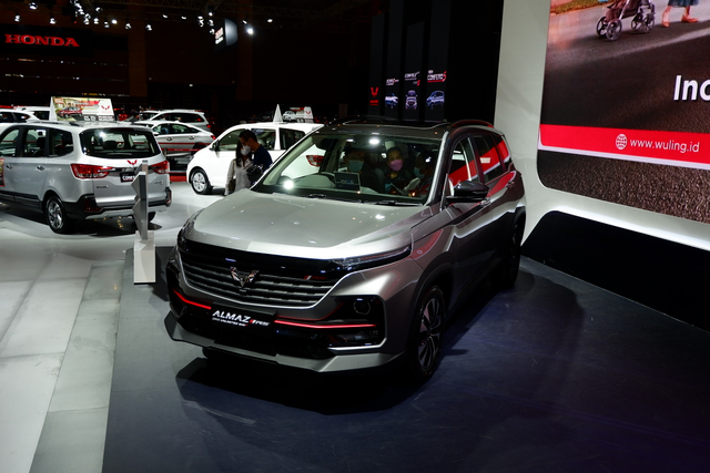 Wuling Almaz RS di IIMS Hybrid 2021. Foto: Aditya Pratama Niagara/kumparan