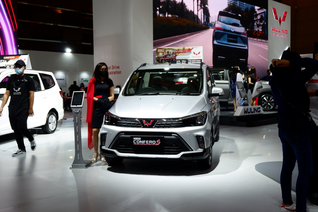 Wuling Confero S di IIMS Hybrid 2021. Foto: Aditya Pratama Niagara/kumparan