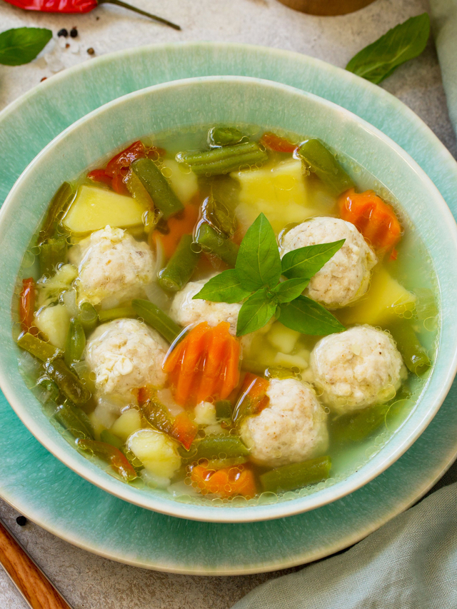 Ilustrasi sup bakso untuk hidangan sahur keluarga. Foto: Shutterstock