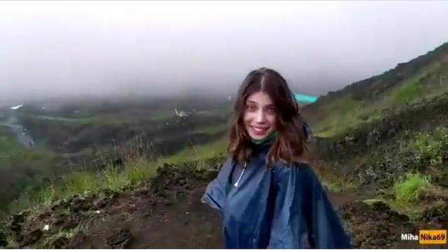 Pemeran wanita dalam video porno yang diduga dibuat di Gunung Batur, Bali - IST