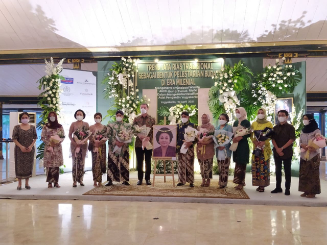 Peringatan Hari Kartini dengan tema "Trend Tata Rias Tradisional Sebagai Bentuk Pelestarian Budaya di Era Milenial". Foto: Eva Mintarsih