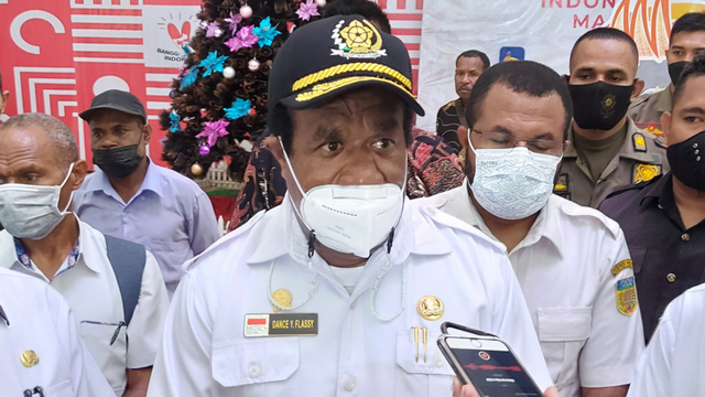 Sekretaris Daerah Papua, Dance Yulian Flassy. (BumiPapua.com/Qadri Pratiwi) 