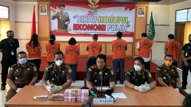 Kajari Buleleng saat jumpa pers terakit korupsi dana PEN Buleleng - IST