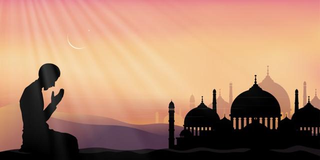 Ilustrasi membaca doa setelah sholat tarawih. Sumber: Freepik