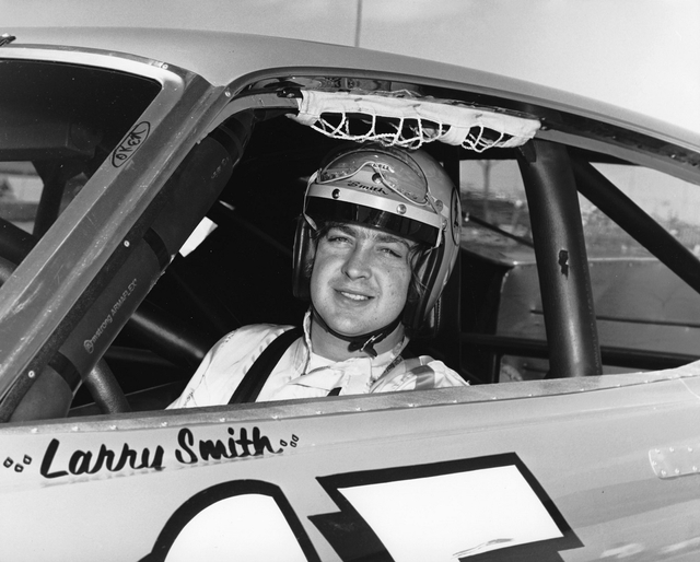 Larry Smith, pembalap NASCAR. Foto: Getty Images