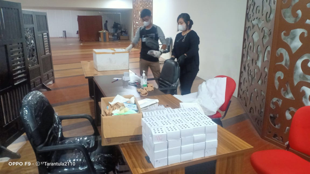 Polisi melakukan penggerebekan pelayanan antigen di Bandara Kualanamu, Medan,
 Foto: Dok. Istimewa