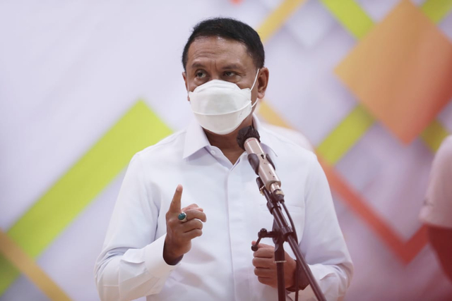 Menteri Pemuda dan Olahraga Republik Indonesia (Menpora RI) Zainudin Amali memberikan apresiasi terhadap suporter yang patuh dan tertib selama penyelenggaraan turnamen pramusim Piala Menpora 2021. Sebaliknya, ia juga mengecam oknum suporter yang membuat ulah dan tidak mematuhi protokol kesehatan. Foto: Egan/kemenpora.go.id