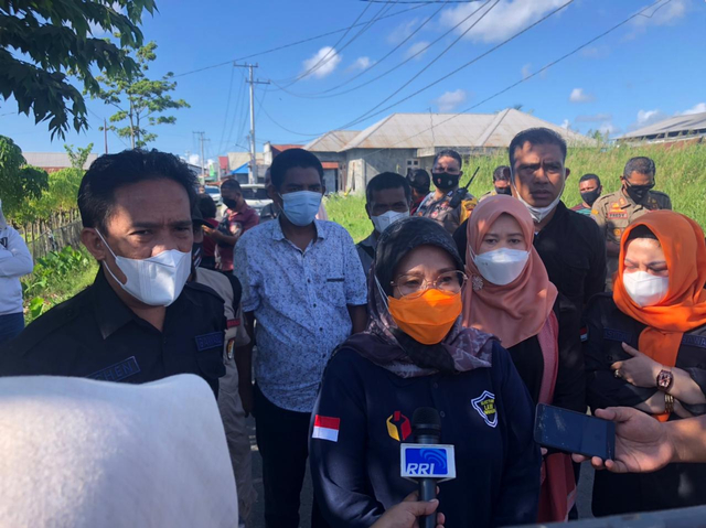 Komisioner Bawaslu RI, Ratna Dewi Pettalolo, saat melakukan supervisi Pilkada Halmahera Utara. Foto: Samsul Hi Laijou/cermat