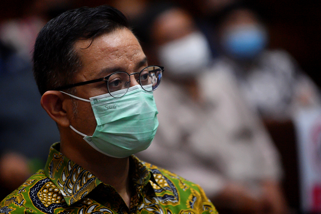 Terdakwa korupsi bansos se-Jabodetabek tahun 2020 Juliari Batubara mengikuti sidang lanjutan di Pengadilan Tipikor, Jakarta, Rabu (28/4/2021). Foto: Muhammad Adimaja/ANTARA FOTO