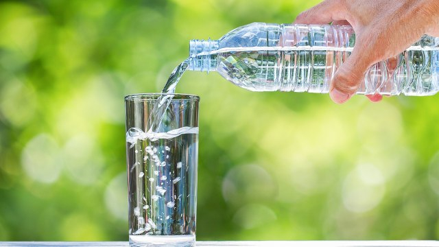 Air minum kemasan Foto: Thinkstock