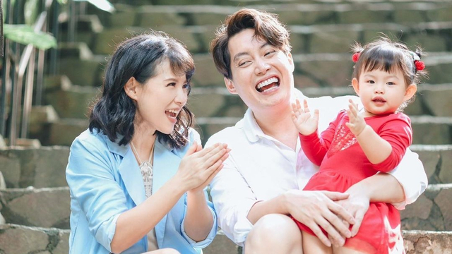 Edric Tjandra dan keluarga. Foto: Instagram/@edrictjandra