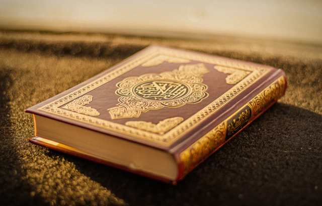 Alquran. Sumber: Malik Shibly-Unsplash.com