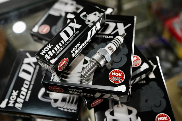NGK Indonesa luncurkan busi baru, Moto DX. Foto: dok. NGK Indonesia