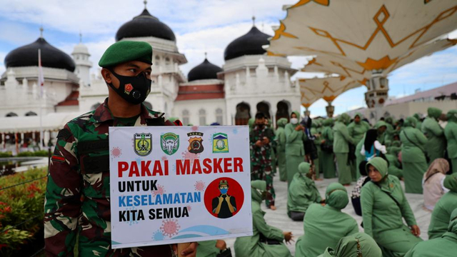 Ilustrasi penyuntikan vaksin corona massal di Masjid Raya Baiturrahman, Banda Aceh. Foto: Suparta/acehkini