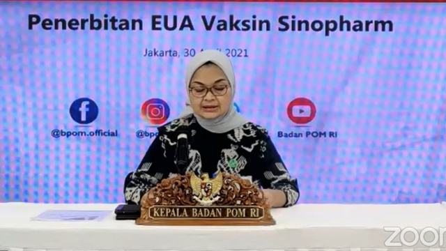 Kepala BPOM Penny Lukito membacakan penerbitan EUA Vaksin Sinopharm Jumat (30/4). Foto: Youtube/BPOM