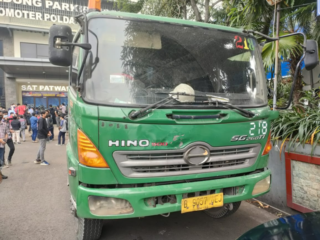 Jumpa pers terkait bocah 12 tahun yang viral membawa truk tronton. Foto: Dok. Istimewa