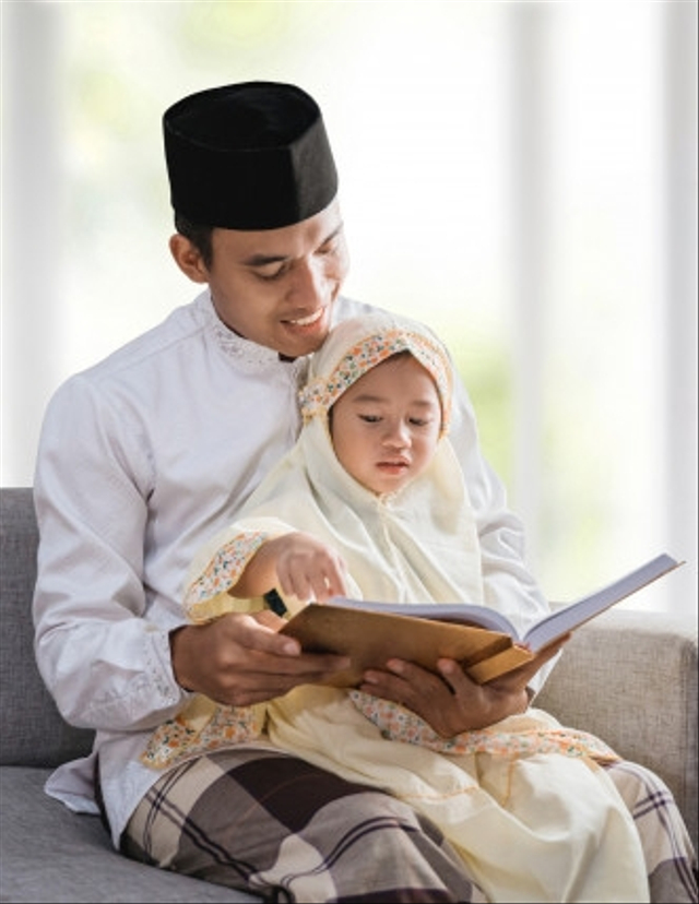 Tips agar Anak Rajin Baca Al-Quran selama Bulan Ramadhan Foto: Freepik