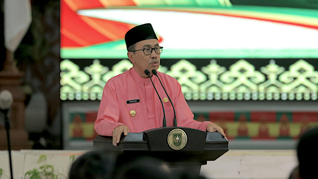 GUBERNUR Riau, Syamsuar.