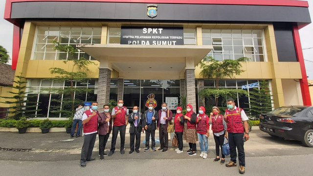PPNI saat membuat laporan ke Polda Sumut. Foto: Dok. Istimewa