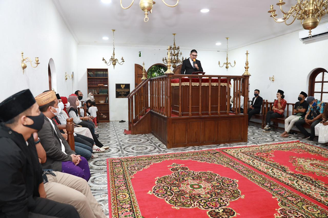 Acara buka bersama umat Islam dan Yahudi di Sinagoge Shaar Hashamayim, Tondano, Kabupaten Minahasa, Sulawesi Utara. Foto: Dok. Istimewa