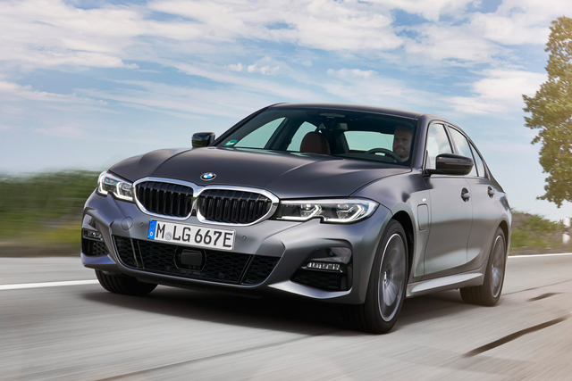 Mobil plug-in hybrid BMW 330e. Foto: dok. Autocar.co.uk