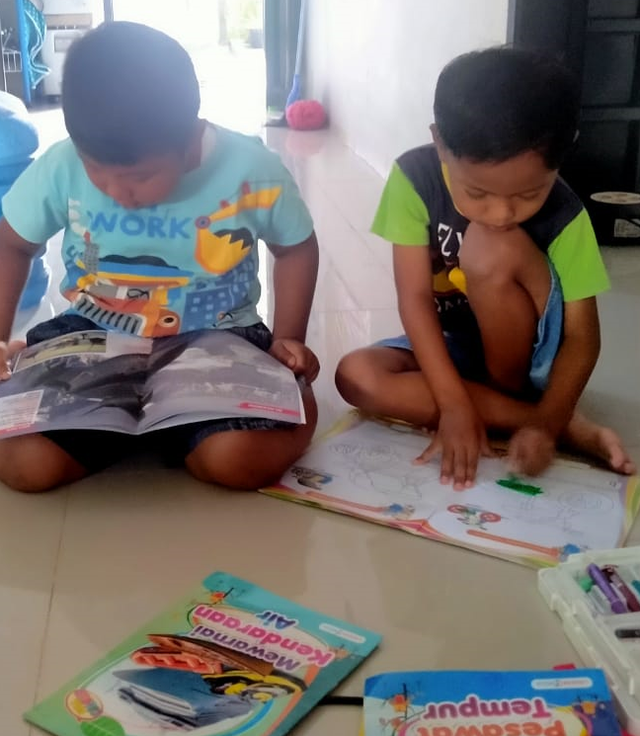 Belajar Mandiri di Rumah. Photo by: Azizah