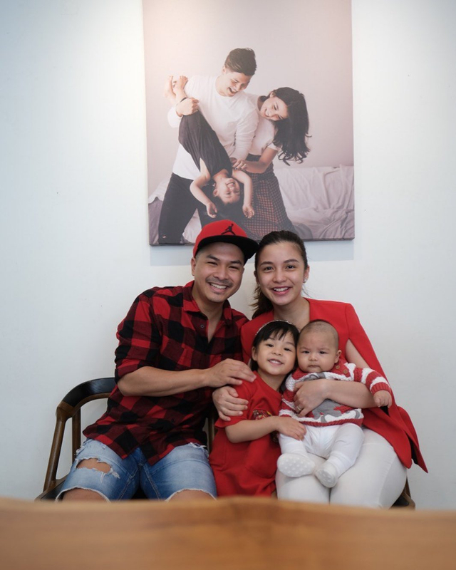 Keluarga Chelsea Olivia dan Glenn Alinskie. Foto: Instagram/@chelseaoliviaa