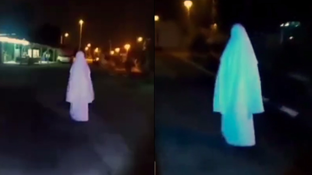 Perempuan pakai mukena naik skuter. (Foto: @nikunniikkk/TikTok)
