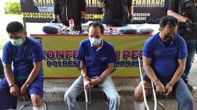 Pelaku pencuri mobil mewah di Semarang.
Foto: Dok. Istimewa