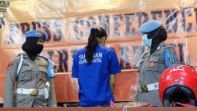 Polres Bantul rilis tersangka dalam kasus sate maut di Bantul. Foto: Arfiansyah Panji Purnandaru/kumparan