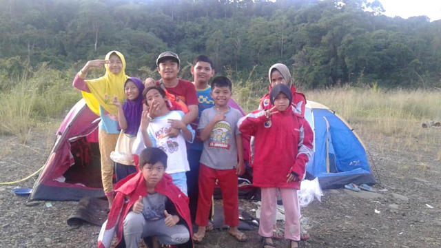 Kegiatan Perkemahan Siswa Sekolah Alam. Sumber foto: akun facebook Sekolah Alam Bengkulu Mahira