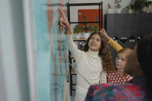 Ilustrasi anak-anak mengikuti wisata edukasi. Foto: Tima Miroshnichenko/pexels