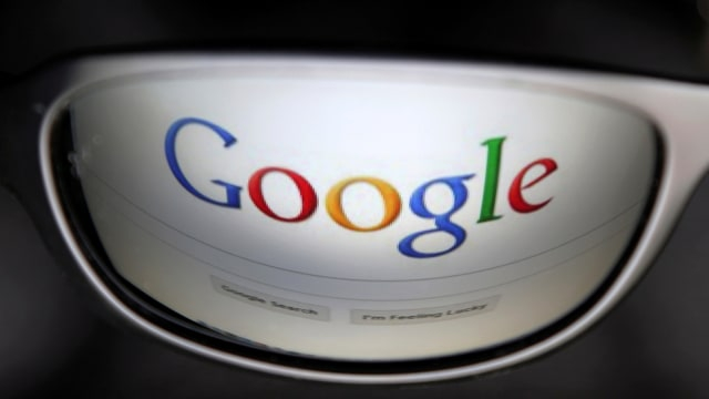 Ilustrasi menghilangkan iklan di Google Chrome. Foto: Reuters/Francois Lenoir