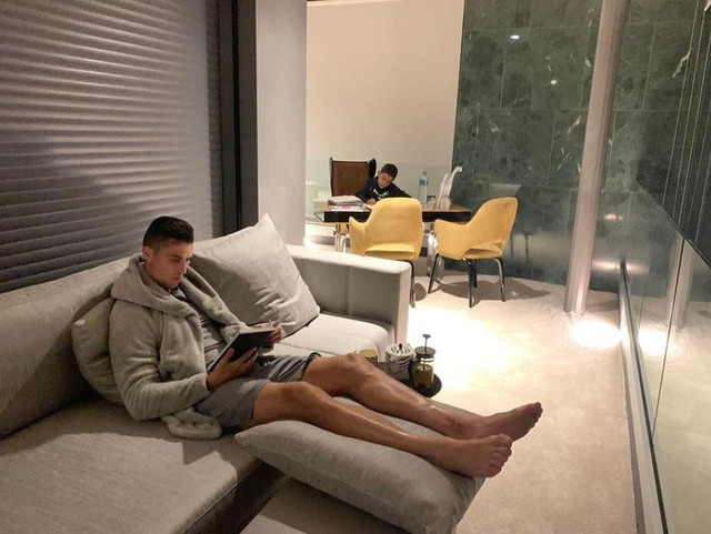 Pemandangan isi rumah Cristiano Ronaldo di Turin. Foto: Instagram/cristiano