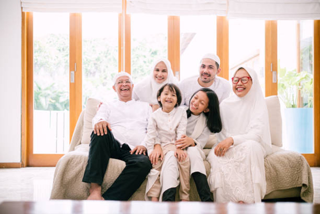 Ilustrasi umat Muslim merayakan Idul Fitri. Foto: iStock