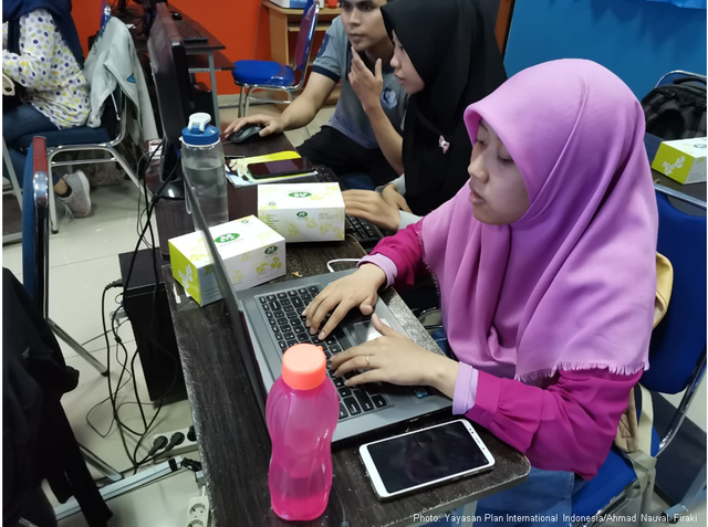 Putri, pendiri edubilitas.com saat mengikuti pelatihan teknologi Tech Muda di tahun 2020. Foto: Yayasan Plan International Indonesia/Achmad
