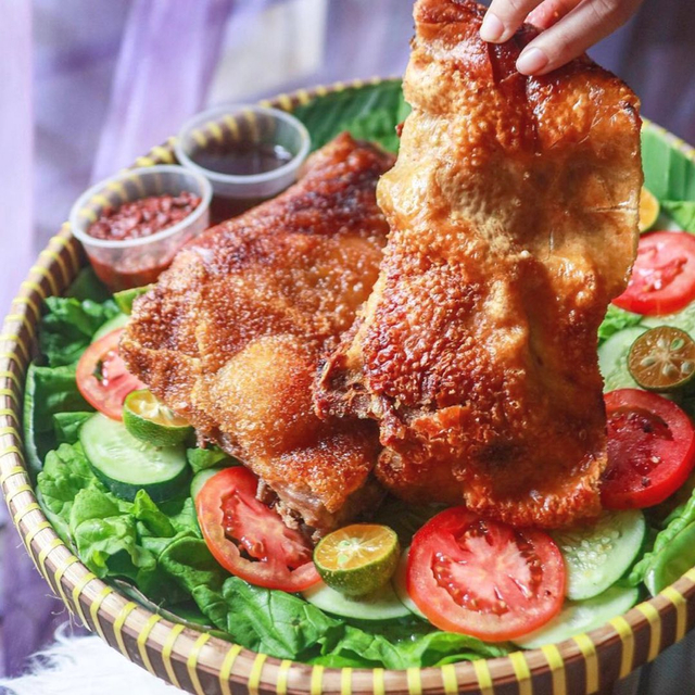 Bipang Ambawang, babi panggang khas Kalimantan. Foto: Instagram/@bipangambawang