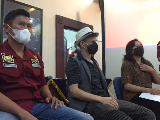 Kemenkumham Bali memutuskan untuk mendeportasi WN Kanada, Christopher Kyle Martin (37) dari Indonesia. Foto: Denita BR Matondang/kumparan