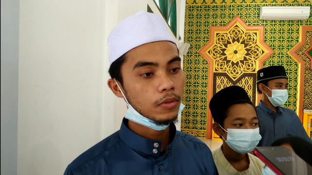 IMAM Masjid Baitul Arsy, Juhri Ashari Hasibuan. 