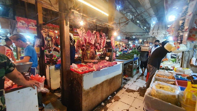 Pedagang bahan pokok di Pasar Kemiri, Depok. Foto: Kemendag RI