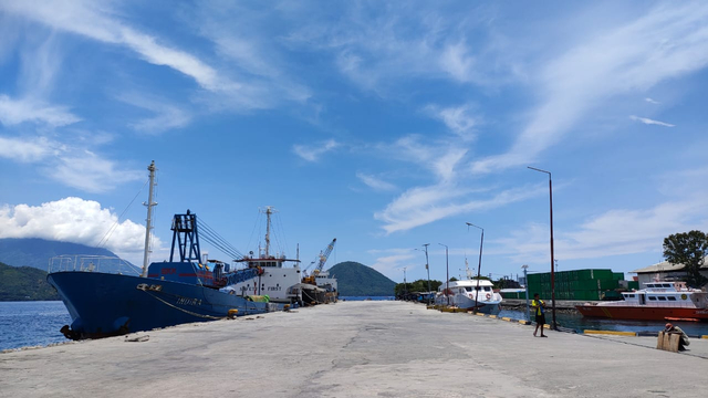 Pelabuhan Ahmad Yani Ternate, Maluku Utara. Foto: Rajif Duchlun/cermat