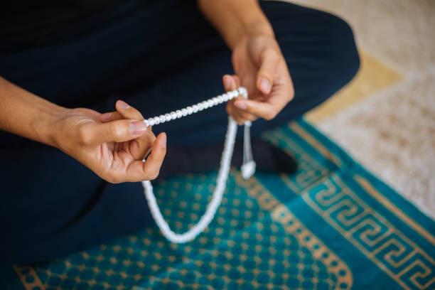 Ilustrasi memperbanyak bacaan tasbih saat melaksanakan sholat tasbih Foto: iStock