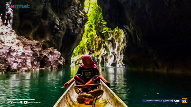 Sungai yang mengalir dari dalam gua dan bermuara di Desa Sagea. Foto: Supriyadi Sudirman/jalamalut