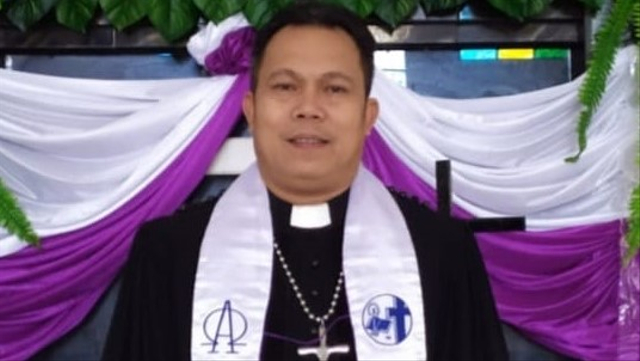 Pendeta Thomas Tontosi, salah satu pendeta senior di GKST Klasis Napu, Poso. Foto: Istimewa