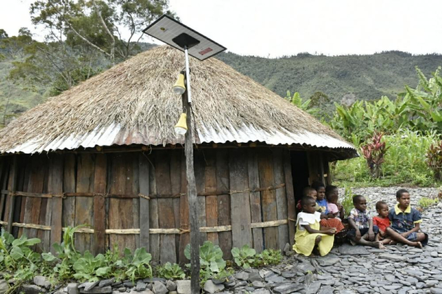 Keunikan rumah adat Honai. Sumber: Kementerian ESDM
